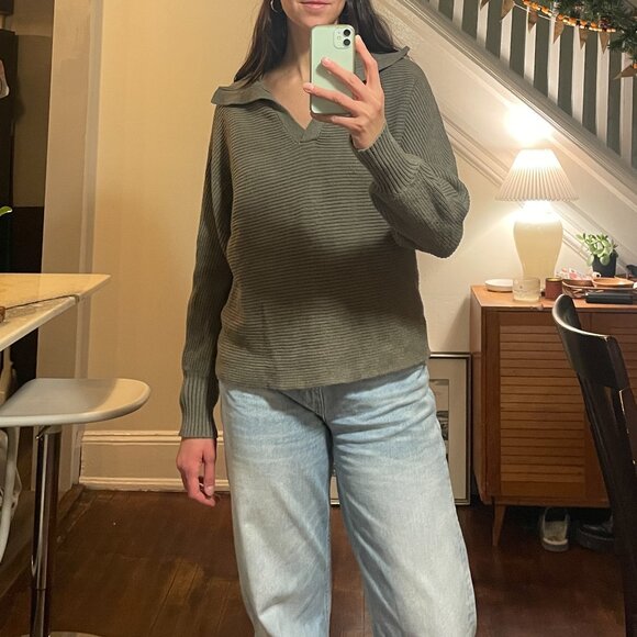 Olive green, collared sweater - Picture 5 of 6